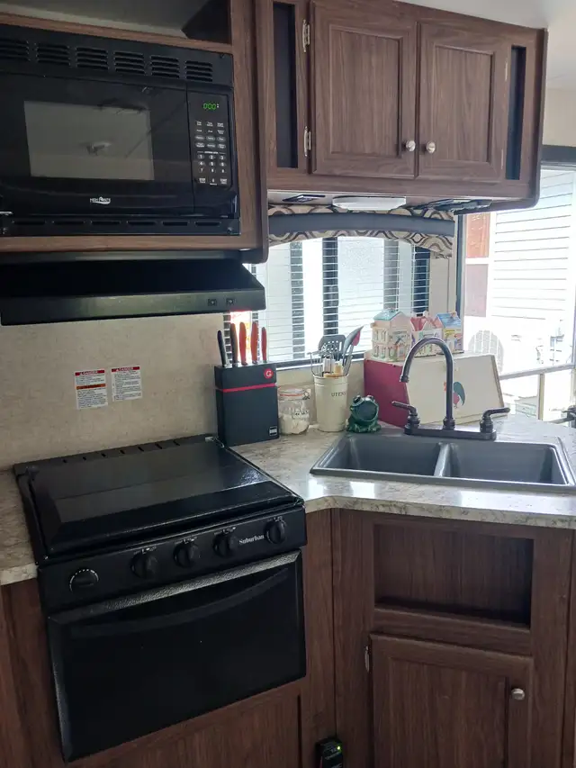 For Sale in Travel Trailers & Campers in Summerside - Image 5