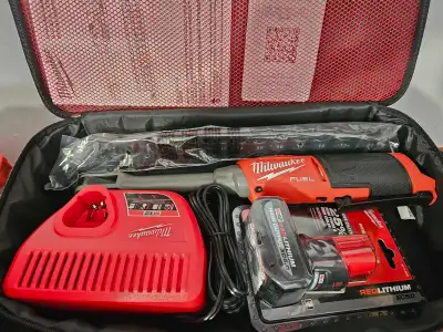 Model 3050-20 New Model Brand new never used it Fuel Brushless motor Yes i have the receipt, Built t...