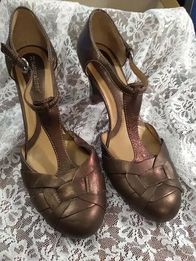 Ladies Golden Brown Naturalizer 3" High Heel Ankle Strap Shoes 9, View more
