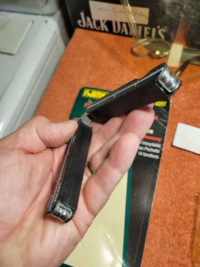 Famous World Pocket Workshop Multi-tool 14 Functions with Case584654975634001924