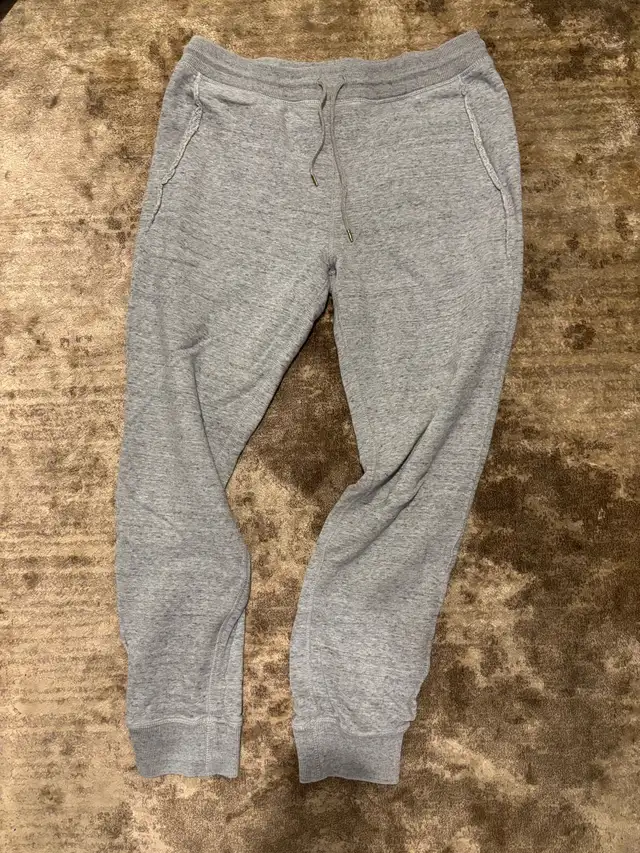 Club Monaco men’s grey sweats in Men's in City of Halifax - Image 2