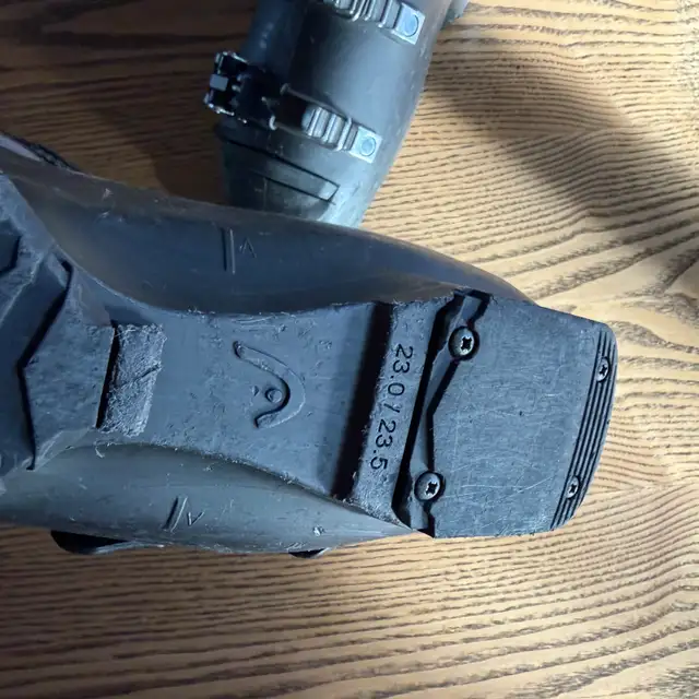 Head Kore 60 Junior Ski Boots – Size 23.5 in Ski in Calgary - Image 5