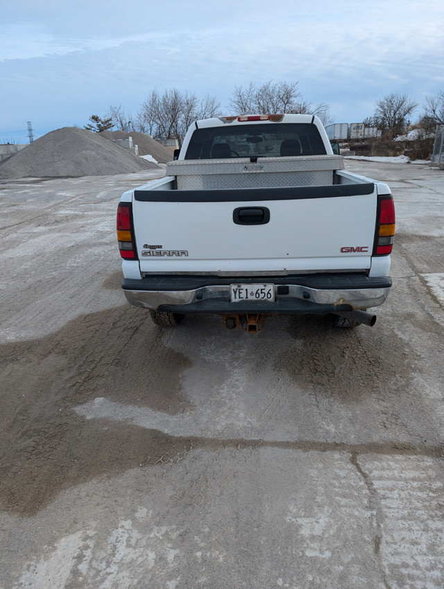 2006 sierra in Cars & Trucks in Kawartha Lakes - Image 3