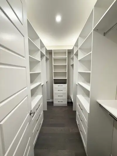 Red Rose Custom Closets is urgently looking to hire someone located in hamilton area. Part time/ ful...