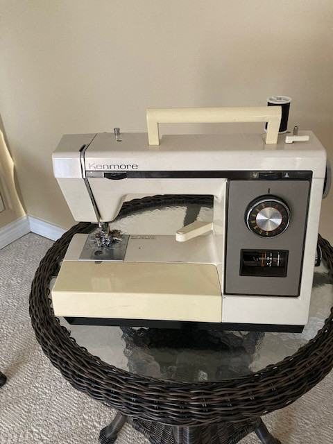Kenmore Sewing machine with stand and cover in Hobbies & Crafts in Edmonton