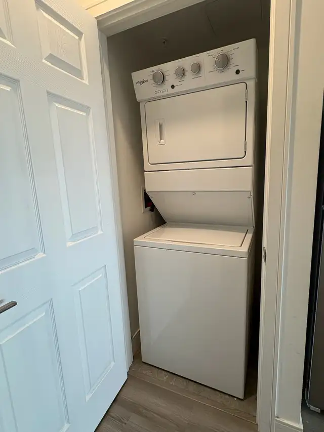 2br 2 bath fresh painted brantford condo  in Long Term Rentals in Brantford - Image 5