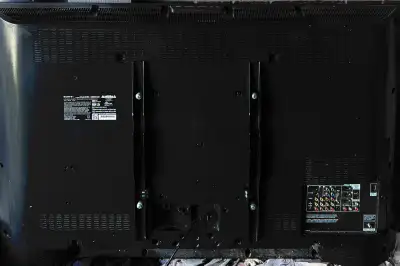 I am selling my Sony Bravia TV great picture quality and volume it’s 46 inch screen provides amazing...