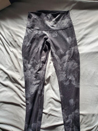 Black and grey Lululemon leggings