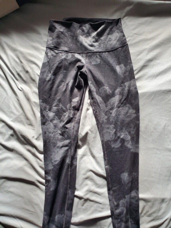 Black and grey Lululemon leggings in Women's - Bottoms in Calgary