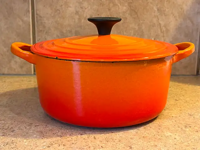 Le Creuset France B 2 Qt Dutch Oven Lid 2pc Set Flame Orange in Kitchen & Dining Wares in Calgary - Image 10
