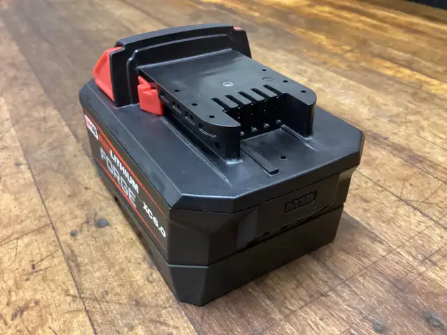 1 - MILWAUKEE M18 XC 6.0 AH FORGE BATTERY in Power Tools in Barrie - Image 4