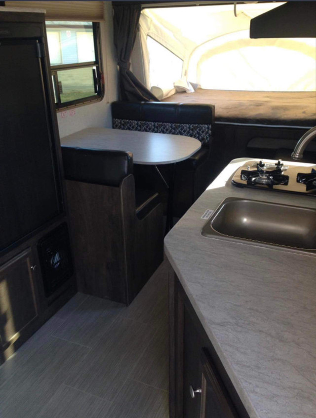 2018 StarCraft Hybrid Trailer  in Travel Trailers & Campers in North Bay - Image 2