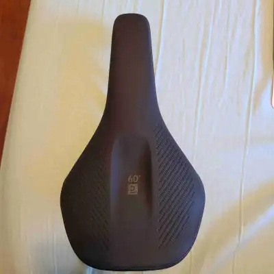 Decathlon 60° bicycle saddle, View more