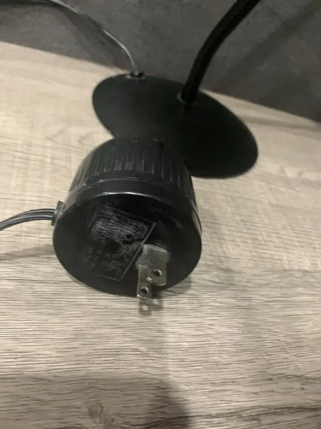Great condition desk lamp with LED bulb63234833161857123