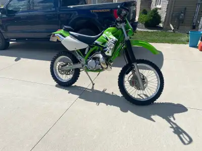 2000 kdx 220r STREET LEGAL Fresh rebuild on top end less then 10hours on it New full fmf exhaust New...
