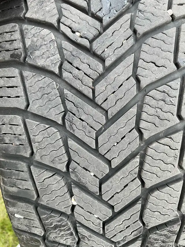 215/65/R16 in Tires & Rims in Renfrew - Image 3
