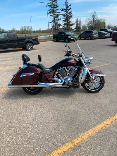 First generation Crossroads, very well maintained. Excellent condition. Looks, sounds and runs great...