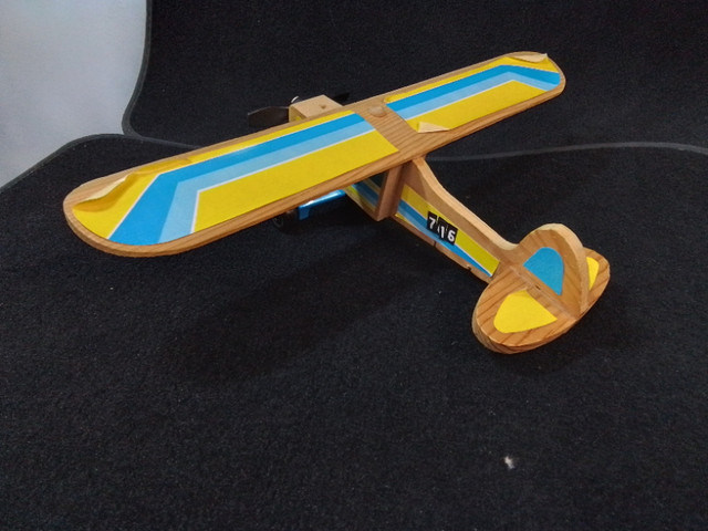 Vintage Early 1980s Fisher Price Wooden Plane Model in Arts & Collectibles in Oakville / Halton Region - Image 2