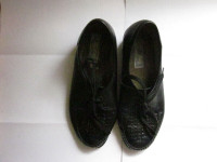 Gently Used “BROADWAY” Ladies Casual/Dress Shoes–Made in Finland