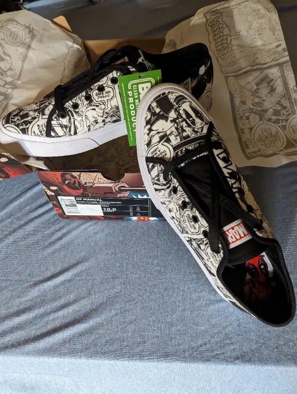 DC Shoes X Marvel Deadpool Collection Manual Skate Canvas in Men's Shoes in Belleville - Image 3
