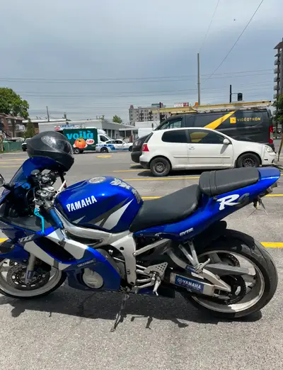 Yamaha R6 600cc - $4,500 Selling my Yamaha R6 600cc in great running condition. It has low mileage a...