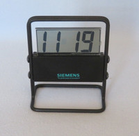 Small Vintage Digital Desk Clock / Petite Horloge Digitale