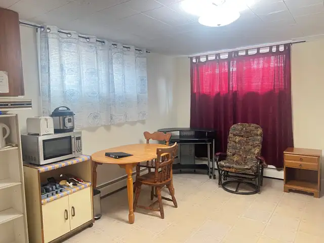 Chambres (2) à louer pour étudiant-e seulement