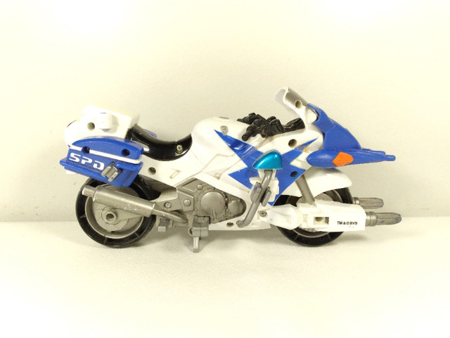 2005 Power Rangers SPD Blue SPD Patrol Cycle w/ Action Figure in Arts & Collectibles in Moncton - Image 4