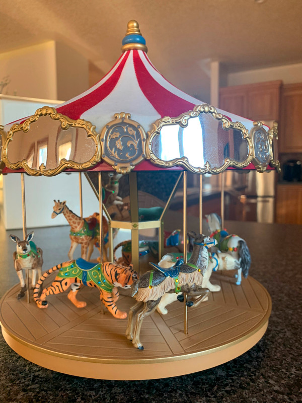 Carousel Display Ornament in Arts & Collectibles in Edmonton - Image 3