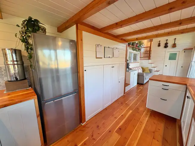 Tiny Home on Wheels 36'x10' in RVs & Motorhomes in Comox / Courtenay / Cumberland - Image 6