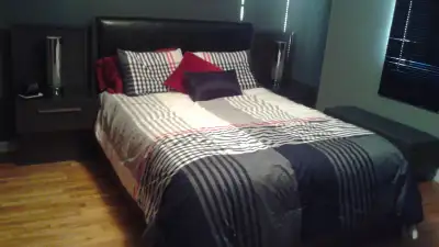 set de chambre pour lit Queen , View more