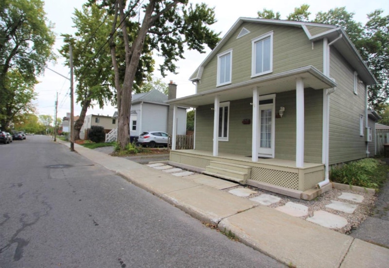 Appartement 4½ + coin détente Locations longue durée Laval/Rive