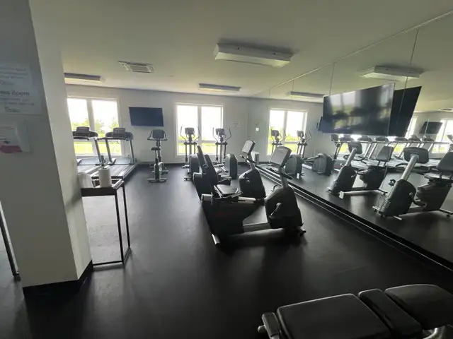 Great Stratford Location ! Mature tenant building - Shorefront in Long Term Rentals in Charlottetown - Image 6