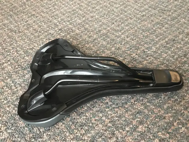 Giant Liv saddle in Frames & Parts in Ottawa - Image 3