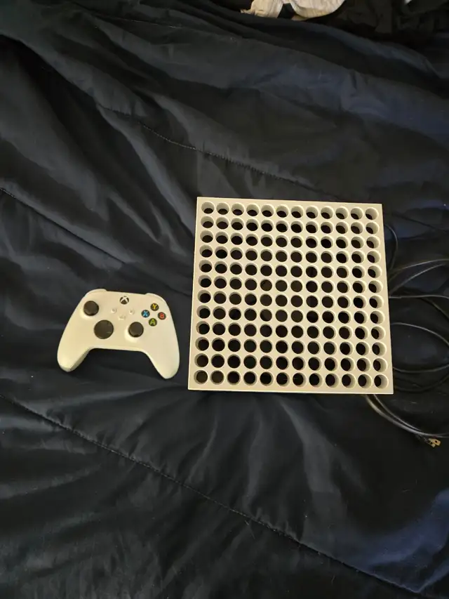 White Xbox Series X Console in XBOX One in Laval / North Shore - Image 4