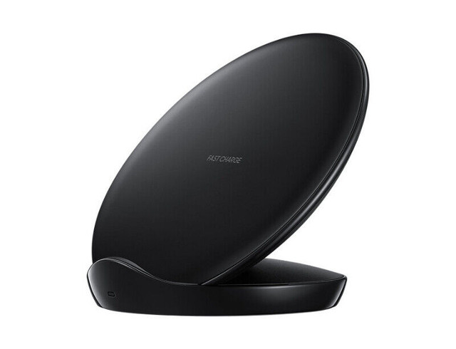 Samsung EP-N5100TBEGCA Wireless Charging Stand - NEW IN BOX in Cell Phone Accessories in Abbotsford