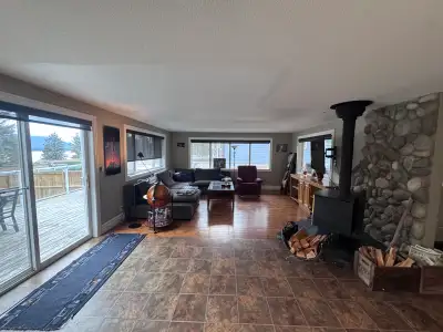 Full house for rent 4 bed, 3 full bath, large yard and garage in Fairmont. Had it listed before as a...