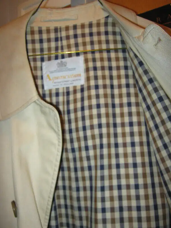 Aquascutum London Aqua 5 Trench Coat  Jacket Made in England New in Men's in City of Toronto - Image 3