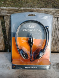 Plantronics Stereo Talk, Listen, Play Headset, 3.5mm Plugs, 6.5f