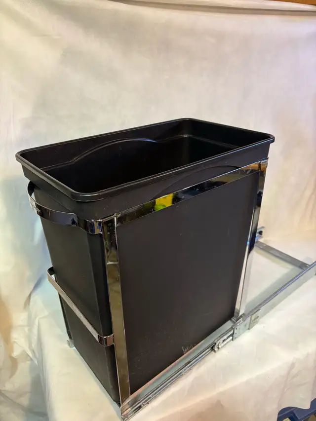 KITCHEN WASTE BIN in Cabinets & Countertops in Markham / York Region - Image 7