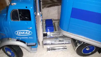 ERTL DIE CAST TRACTOR TRAILER, MIB, 1/25TH SCALE, View more