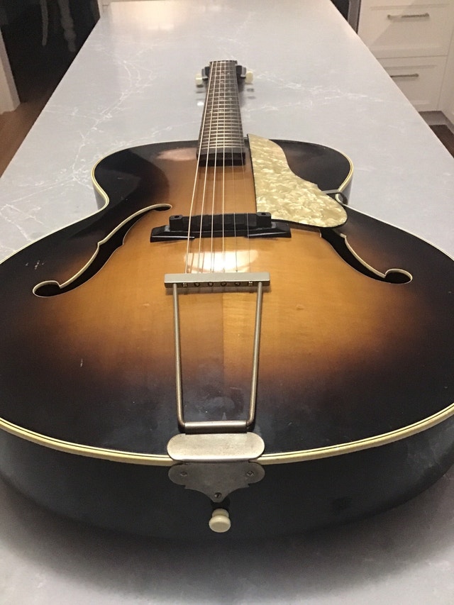 Vintage HOFNER archtop acoustic guitar. Guitars Hamilton Kijiji