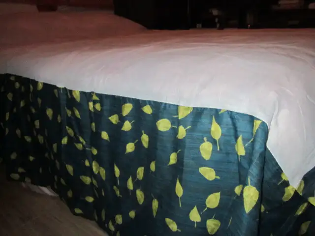 Literie=jupes de lit , couvre - matelas etc.. in Bedding in Laval / North Shore - Image 3