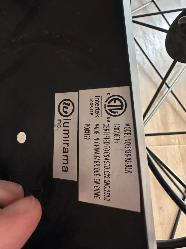 luminaire 3 ampoules  rose gold/noir in Indoor Lighting & Fans in City of Montréal - Image 4