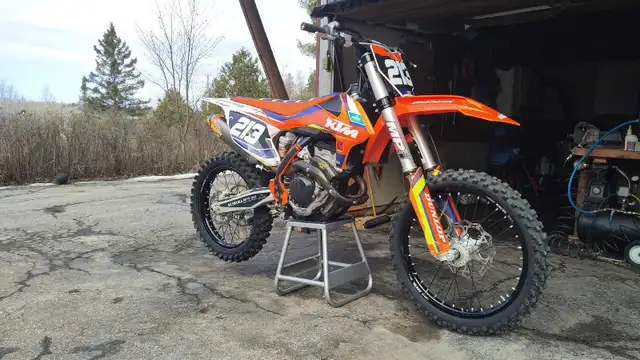 2017 KTM 350 SX-F in Dirt Bikes & Motocross in North Bay - Image 5