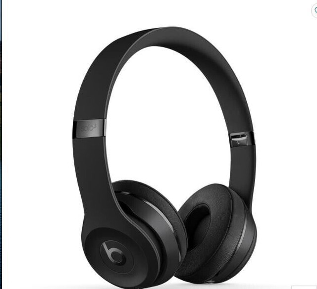 Beats by Dre Solo3 Wireless On-Ear Bluetooth Headphones - Black in Headphones in City of Toronto