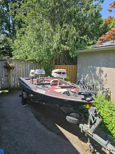 1989 Fibretron w/ 1993 60hp Johnson OBO Trailer included