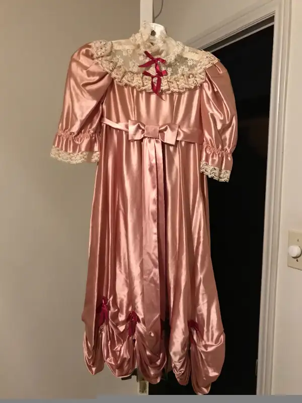 4 VICTORIAN COSTUMES(DRESSES) FOR MUSICAL THEATRE/HALLOWEEN in Costumes in London - Image 5