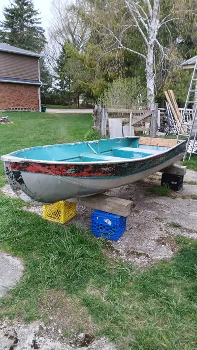 Bush boat, no leaks Price is negotiable 705 330 5611