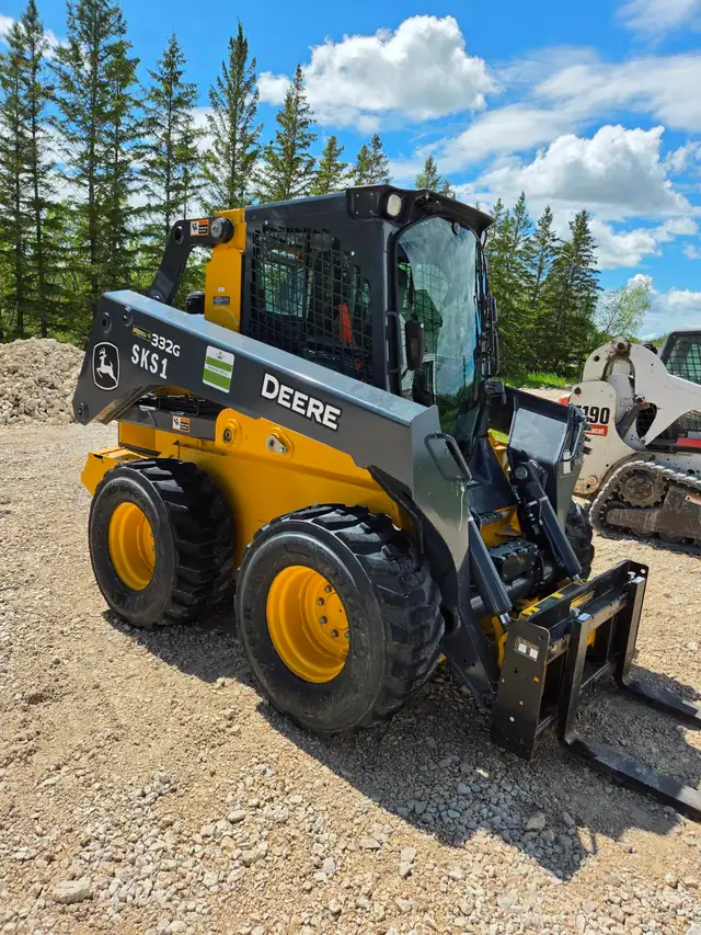 2023 John Deere 332G Skid Steer - 164 hours in Heavy Equipment in Winnipeg - Image 10